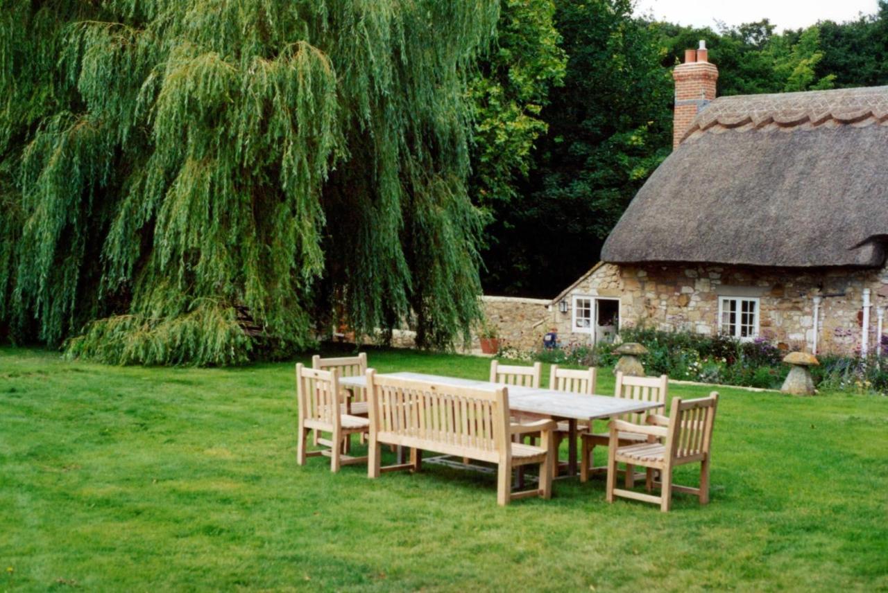 Afton Thatch: Beautiful Thatched Family Cottage Freshwater Exterior foto